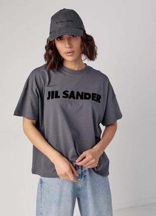 Трикотажная женская футболка с надписью jil sander.