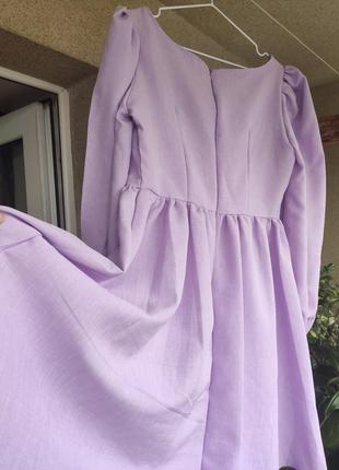 Платье легкое. оригинальное.