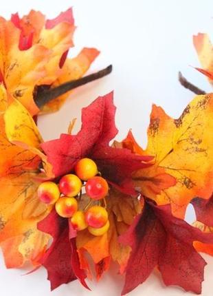 Яркий осенний венок с листьями и калиной, осенний обруч, веночек из листьев