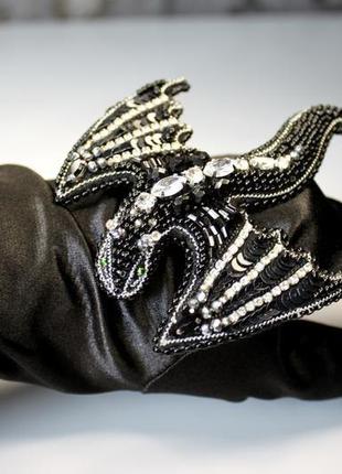 Ексклюзивна брошка ручної роботи дракон. брошка чорний дракон1 фото