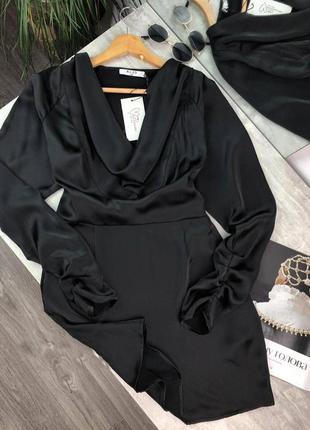 Черное мини-платье с длинными рукавами4 фото