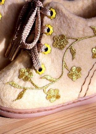 Детские войлочные ботинки "золотые лютики"4 фото