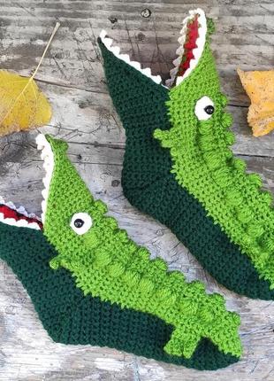 Детские вязаные носки-крокодилы