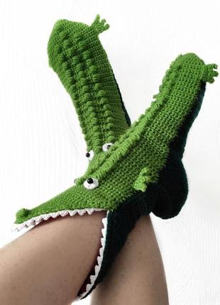 Вязаные носки-крокодилы ручной работы3 фото