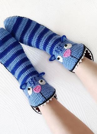 Вязаные носки ручной работы синие коты