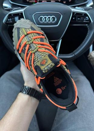 Чоловічі кросівки nike acg mountain fly low khaki orange5 фото