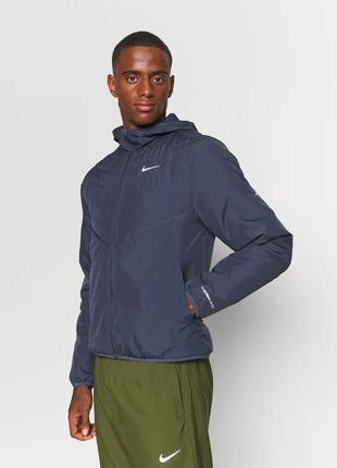 Чоловіча легка куртка nike therma-fit dd5644-437 оригінал2 фото