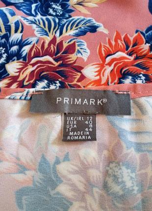 Отличная коралловая блузка в цветы на запах primark.4 фото