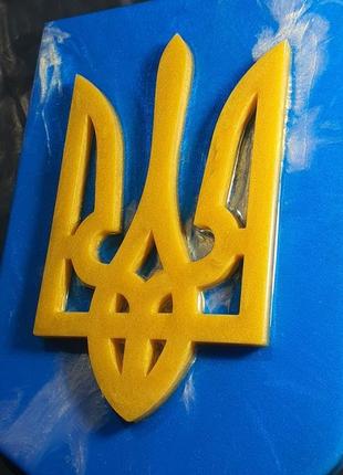 Герб україни з епоксидної смоли gm-21 “золотий потік”2 фото