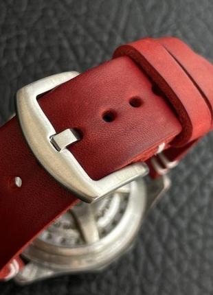 Ремінець для годинника ручної роботи зі шкіри червоний3 фото