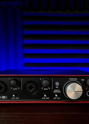 Зовнішня звукова карта focusrite scarlett 2i2 (2nd gen)1 фото