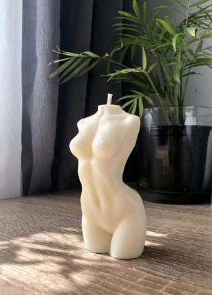 Соевая ароматизированная свеча женский торс "nude candle"