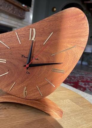 Годинник ручної роботи "molecule"