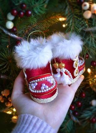 Червоні різдвяні чобітки. маленькі чобітки на вдачу. новорічна іграшка.4 фото