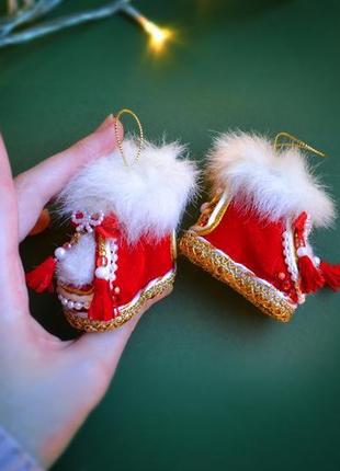 Червоні різдвяні чобітки. маленькі чобітки на вдачу.7 фото