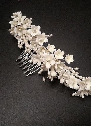 Свадебная веточка с цветами из полимерной глины и тычинками2 фото
