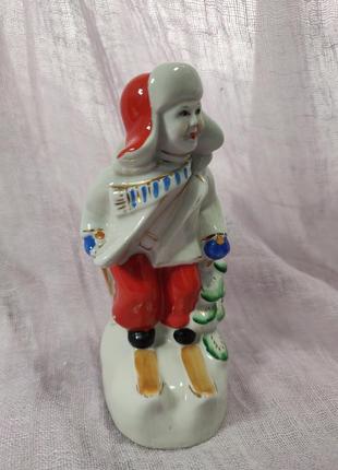 Статуетка хлопчик з ялинкою