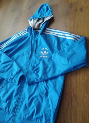 Куртка adidas
| оригінал8 фото