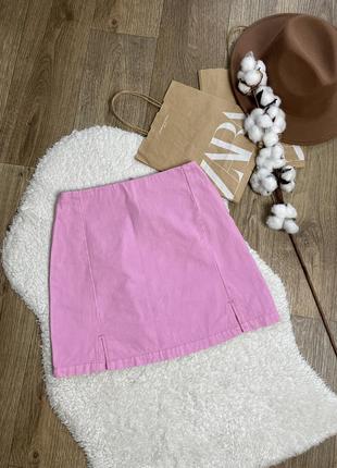Розовая джинсовая юбка