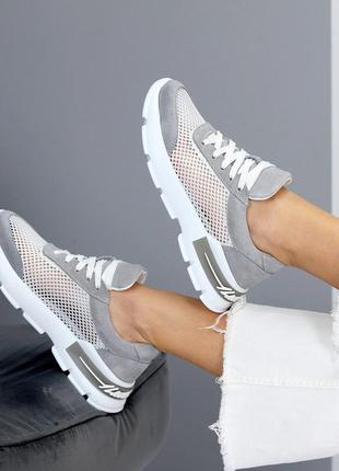 Спортивные кроссовки женские, комбинирована замша + текстиль, в белом-сером цвете, с перфорацией10 фото