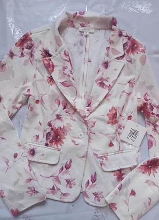 Кремовый приталенный пиджак с цветочным принтом "mine"