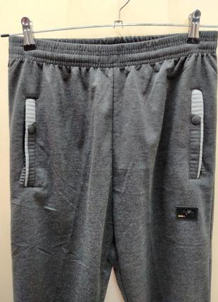 Спортивні штани чоловічі,сірі,на манжеті.
т-5595.ціна:370грн
розміри:xl-5xl3 фото