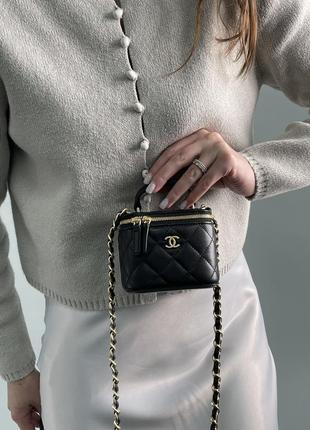 Женская сумка в стиле chanel classic black lambskin pearl crush mini vanity case premium.6 фото