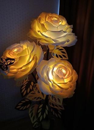 Ростові квіткові композиції, світильники, торшери, лампи.6 фото