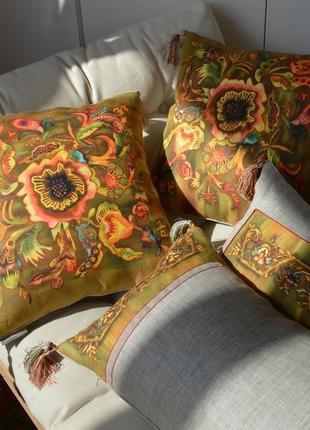 Льняная подушка с украинским орнаментом3 фото