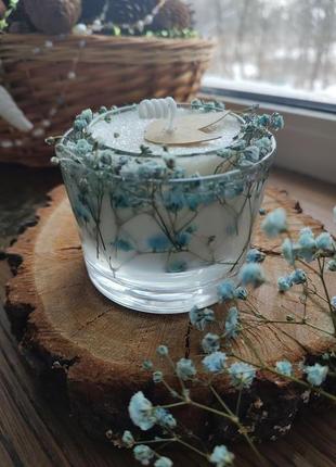 Ароматизированная свеча с сухоцветами голубого цвета2 фото