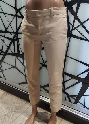 Укороченые брюки от zara бежевого цвета 44 размер