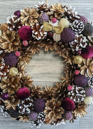 Новорічний вінок на двері, різдвяний вінок із шишок