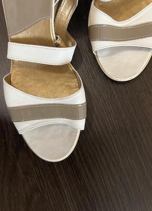 Босоніжки жіночі шкіра