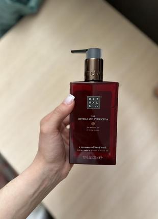 Продам парфюмированное мыло для рук от бренда rituals.1 фото