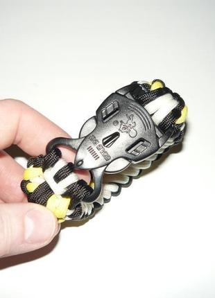 Браслет выживания из паракорда "bumblebee"3 фото