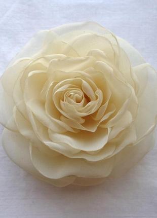 Брошка квітка з тканини "троянда чайна айворі"