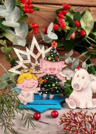 Композиция из расписных деревянных игрушек свинка + магнит новогодний 2019 ёлочка