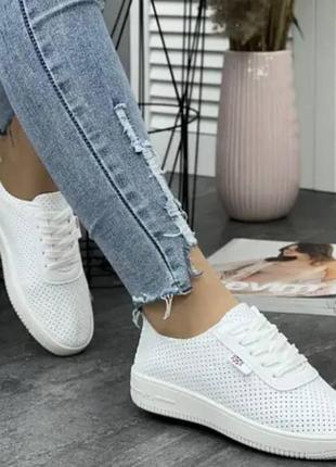 Кросівки жіночі білі літні (в-14-26)