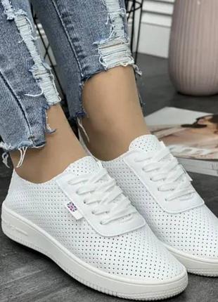 Кросівки жіночі білі літні (в-14-26)