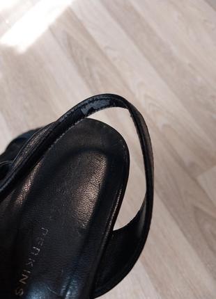 Чорні босоножки закритим носком на низькому каблуку  dorothy perkins6 фото