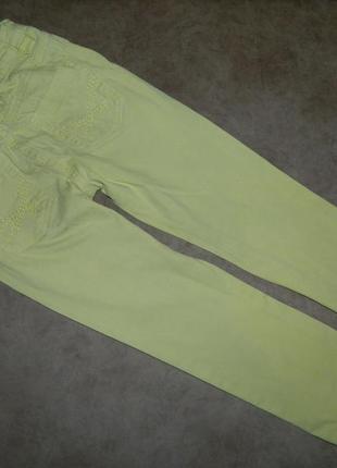 Штаны джинсы жёлтые на девочку 4-5 лет denim & co2 фото