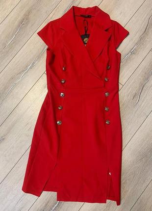 Приталенное красное платье1 фото