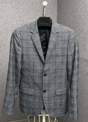 Серый пиджак от бренда topman