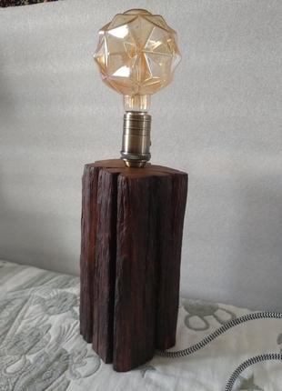 Настольная лампа из балки столетнего дуба3 фото