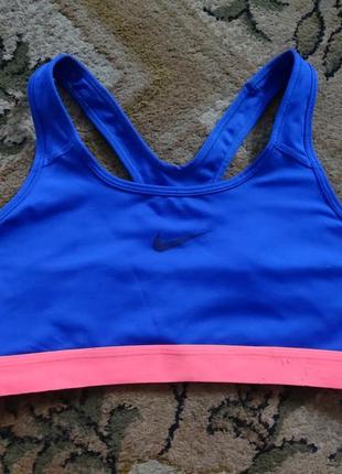 Спортивний топ nike dri-fit.