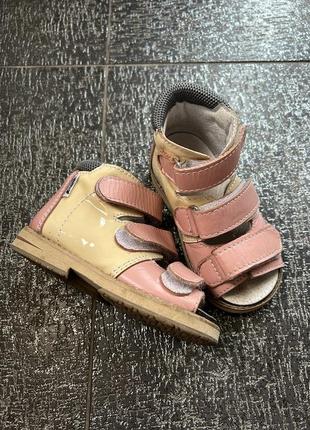 Босоніжки ортопедичні