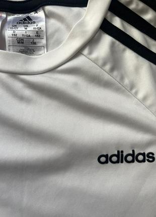 Очень классная футболка adidas оригинал2 фото