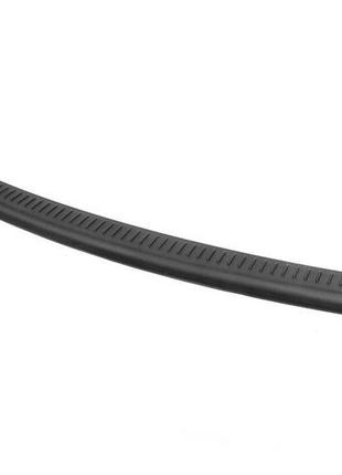 Накладка на задній бампер оригінал 000btm01 (гума) для mazda c...