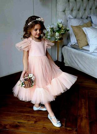 Нежное платье на выпускной с крылышками