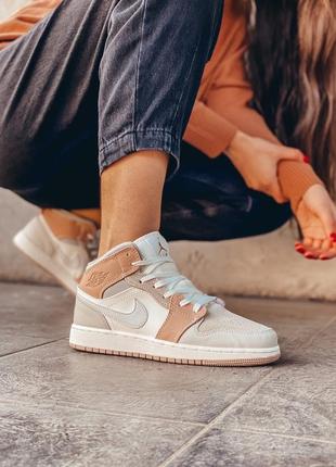 Прекрасные женские высокие кроссовки nike air jordan 1 retro mid milan пудровые серые